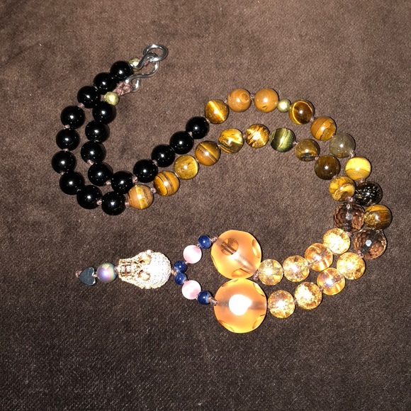 The Happy Skull Necklace - Picture 2 of 4